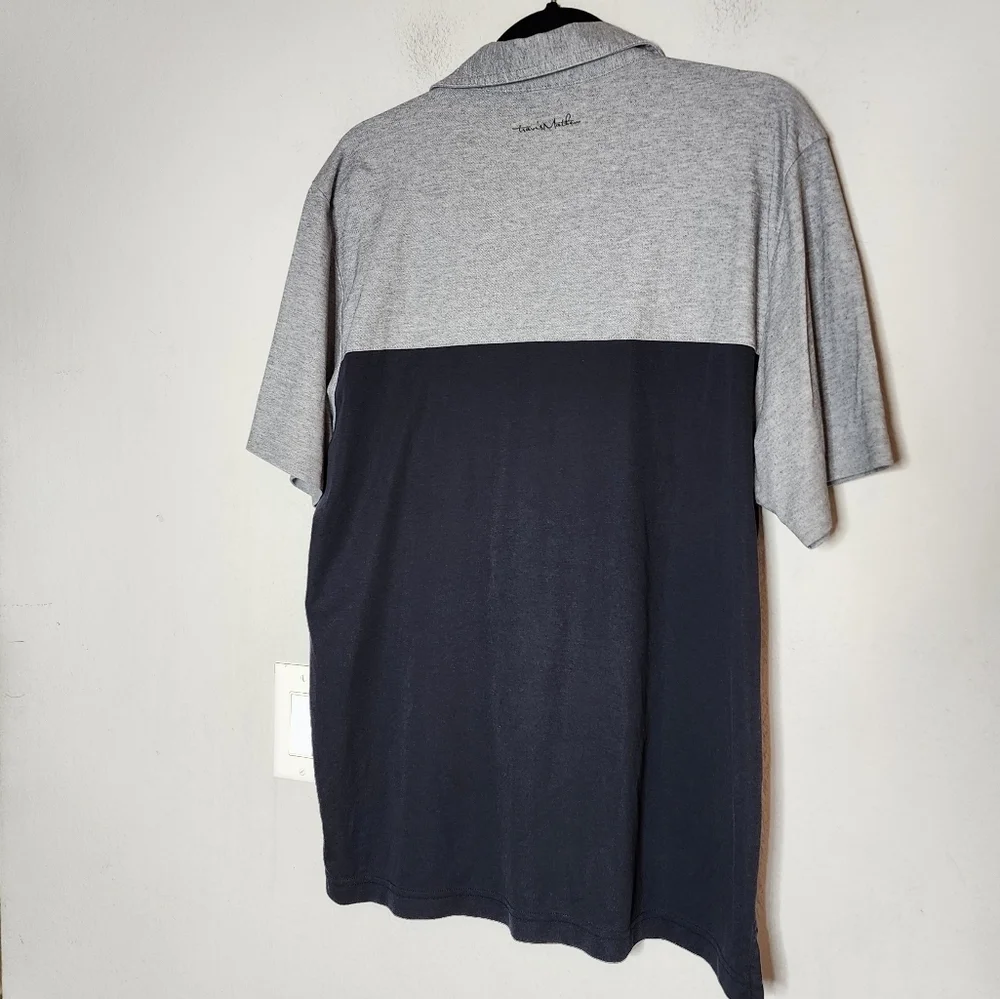 Travis Mathew Four B's Polo.‎ Grey navy blue. Men's size Large.